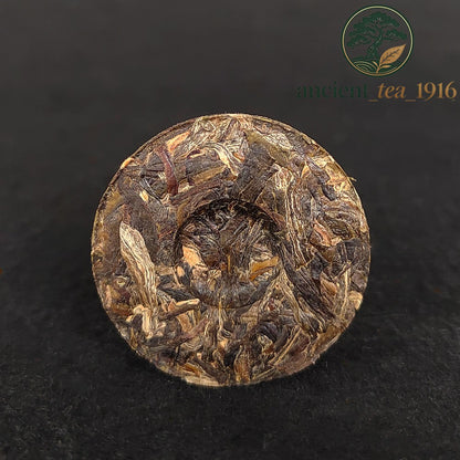 500g Yunnan Yi Wu Raw Tea Small Tea Cake Mellow Aroma Pu Erh Tea Cake