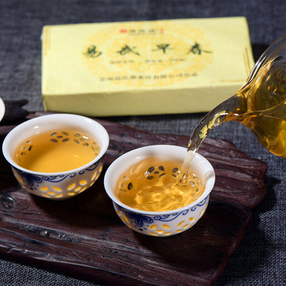 250g/8.8oz Top Green Tea Early Spring Pu-Erh Tea Old Pu-erh Raw Tea Brick