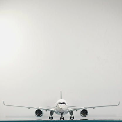 1:400 NG Model CATHAY PACIFIC AIRBUS A350-900 Airplane Diecast Aircraft Model