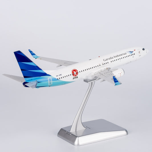 1:200 NG Models Garuda lndonesia B737-800/w Passenger Diecast Aircraft Model