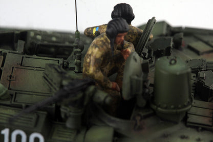 1/72 Ukrainian Crews Can Be Used With T84 5pcs Soldiers Cute Dogs Model No Tank