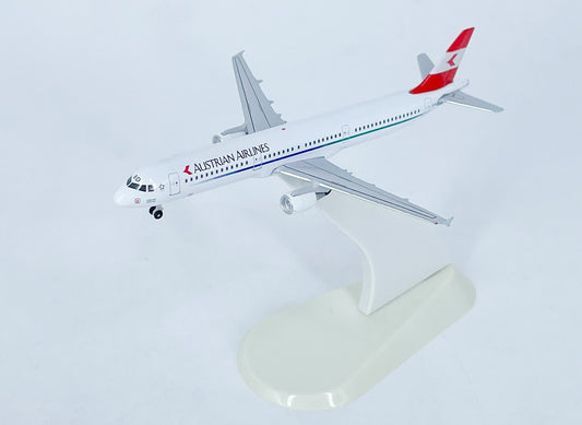 1:500 StarJets AUSTRIAN AIRLINES AIRBUS A321 Passenger Airplane Diecast Model