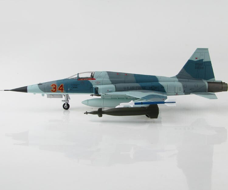 HOBBY MASTER Northrop F-5E Tiger Il Grape 1/72 diecast plane model aircraft