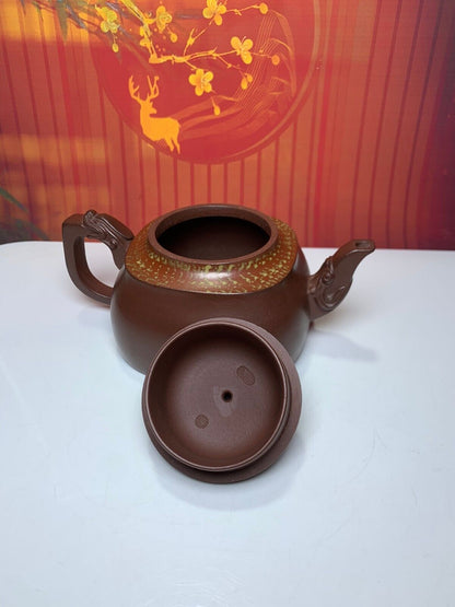 Chinese Yixing Zisha Clay Handmade Exquisite Teapot 品名：利龍 底款: 周国君