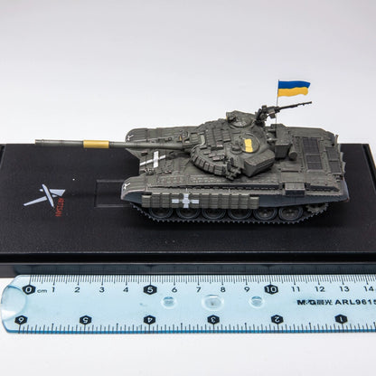 1/72 Artisan Ukrainian T-72 Main Battle Tank With Flags Painted Finished Model