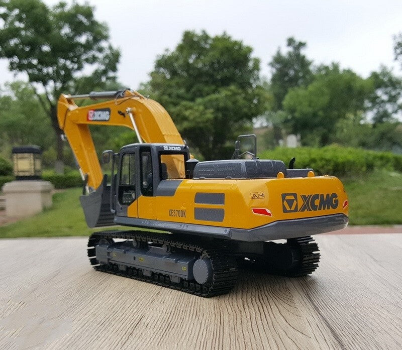 1:30 XCMG XE370DK Excavator Construction Machinery Equipment Diecast Model