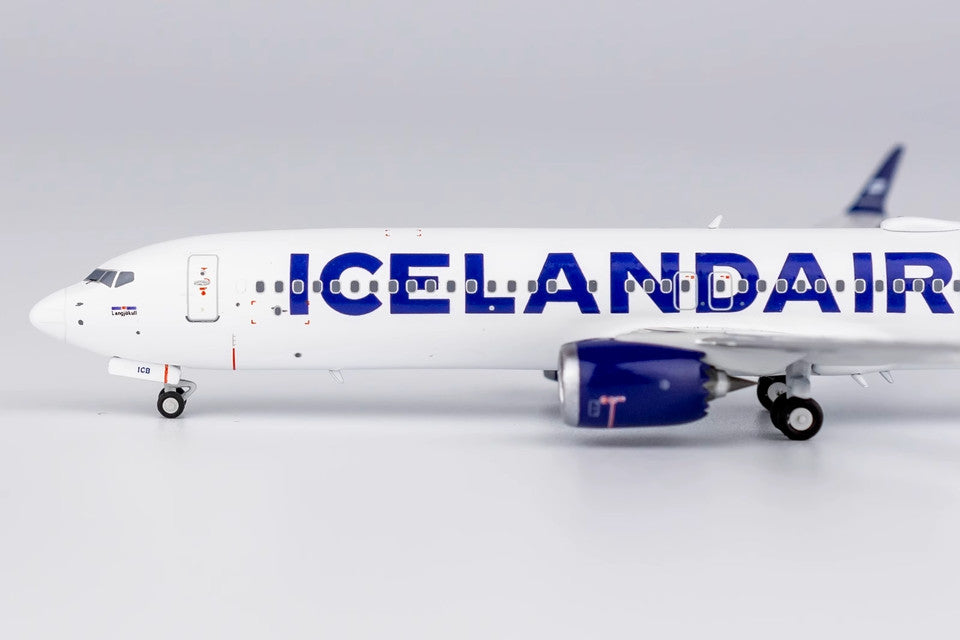 1:400 NG Model ICELANDAIR BOEING 737 MAX 9 Passenger Airplane Diecast Model