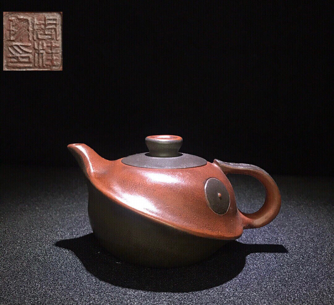 Chinese Yixing Zisha Clay Handmade Exquisite Teapot（波浪鼓 底款：如图）