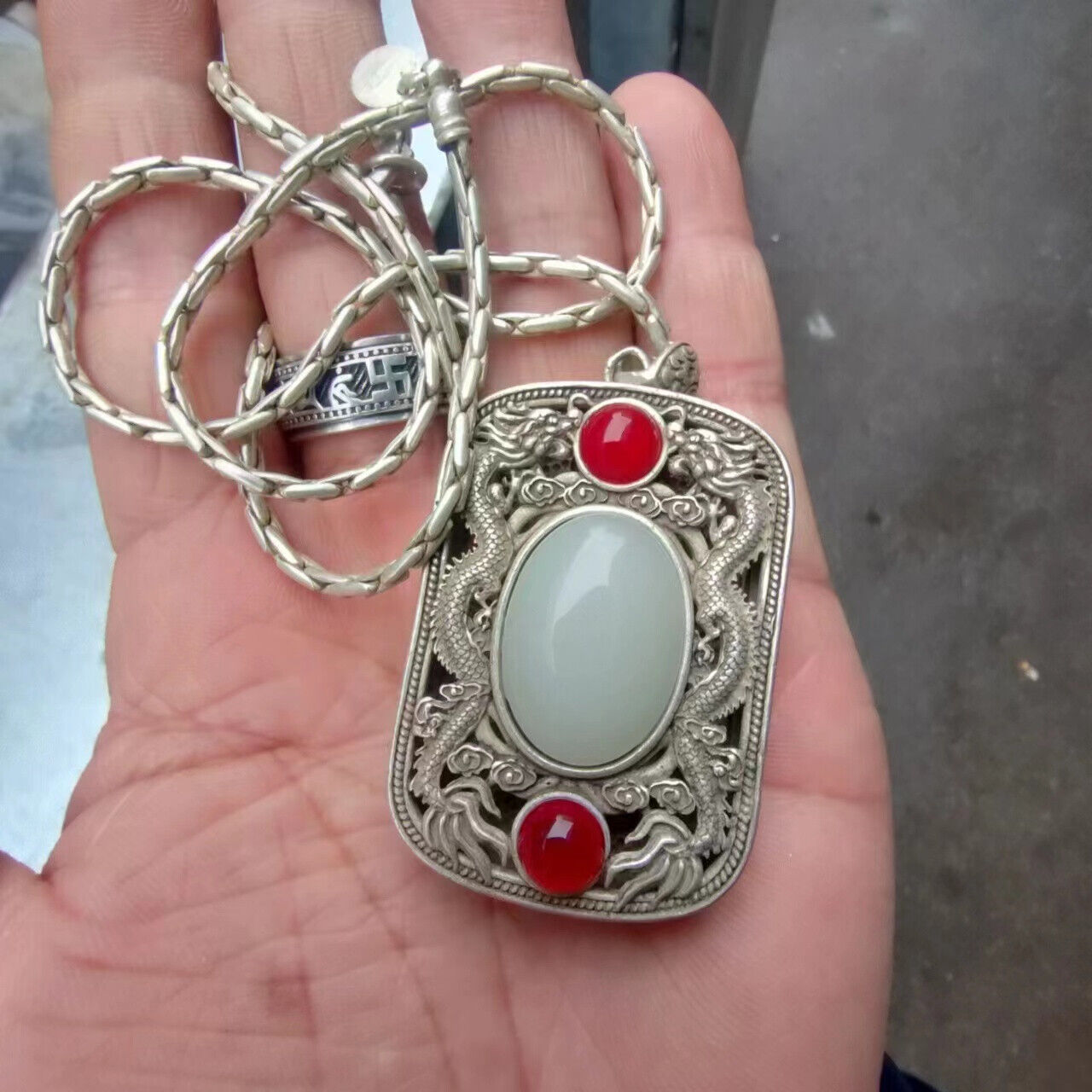 Chinese Old Tibetan Silver Hand CarvingGemstone inlay necklace pendant Collect
