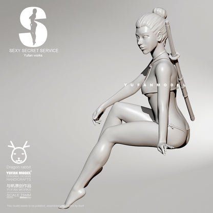 1/24 resin figure model Sexy female swordsman Unassembled Unpainted