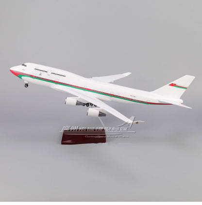 47CM 1:150 Oman BOEING 747-400 Airplane Led Sound-controll Light Resin Model
