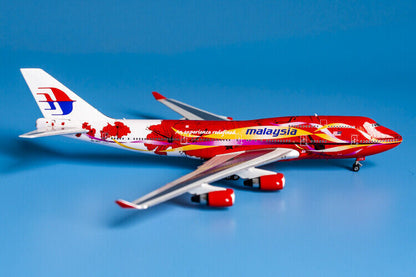 1:400 Phoenix Malaysia Airlines BOEING 747-400 Passenger Airplane Diecast Model