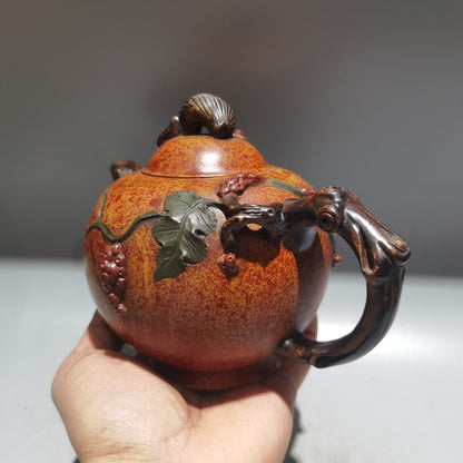 Chinese Yixing Zisha Clay Handmade Exquisite Teapot（松鼠葡萄壶 低款：蒋燕庭）