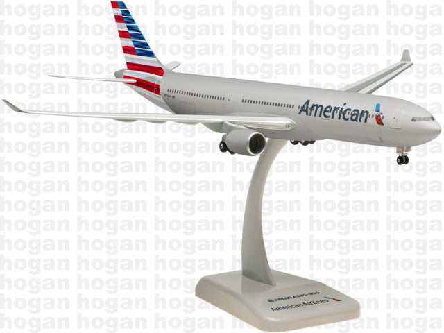 1:200 32CM Hogan American Airlines AIRBUS A330-300 Airplane ABS Plastic Model