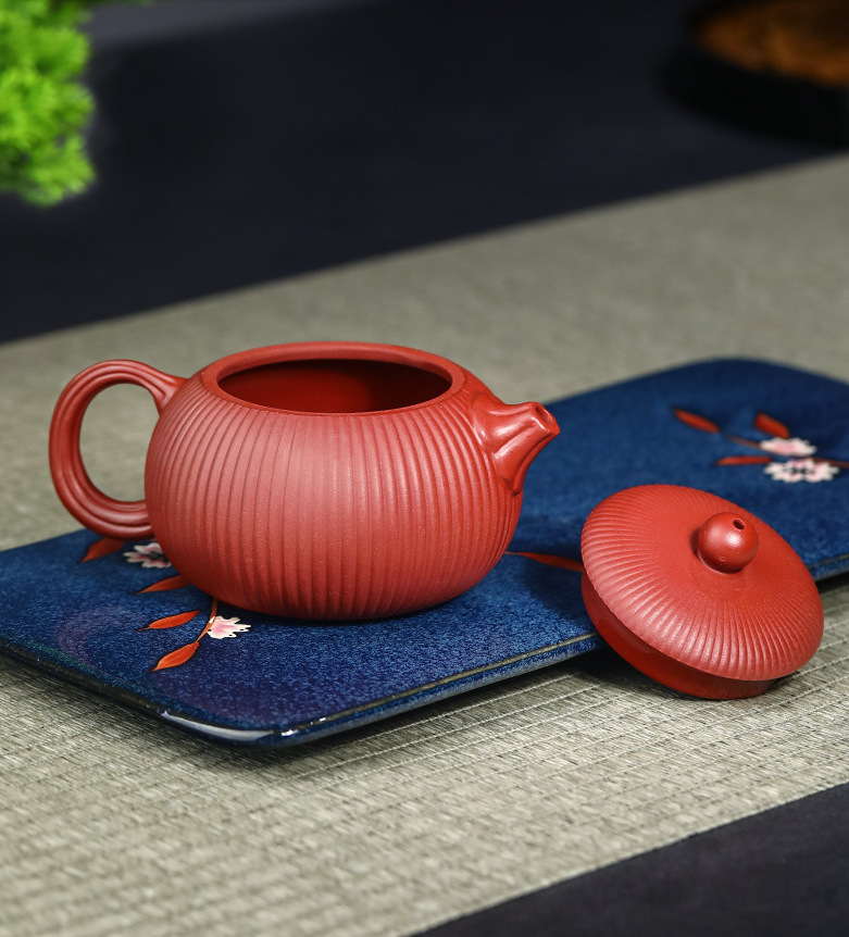 Chinese Yixing Zisha Clay Handmade Exquisite Teapo 260ML