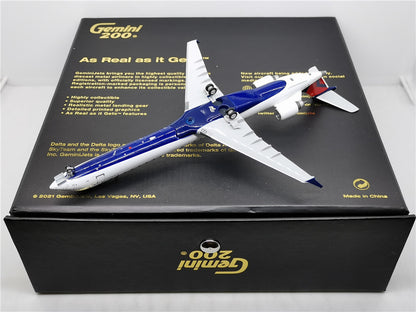 1:200 Geminijets DELTA BOMBARDIER CRJ900 Airfreighter Diecast Aircraft Model