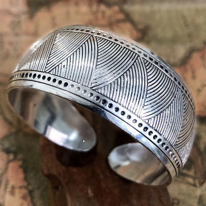 Women Fashion Bracelets Silver Plated Carved Flower Vintage Cuff Tibetan Bangles