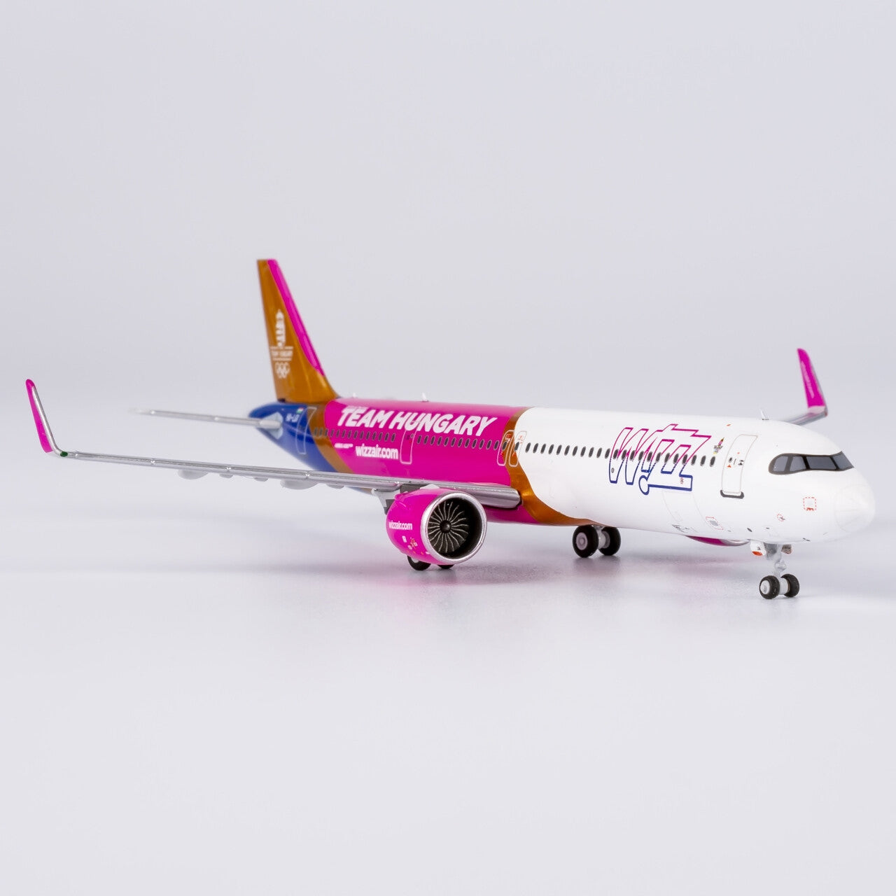 1:400 NG Models Wizz Air Hungary Airbus A321neo Diecast Aircraft Model