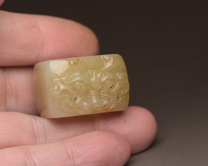 Chinese Natural Hetian Jade Carved Exquisite Statue Thumb Ring Jewelry Art Rare