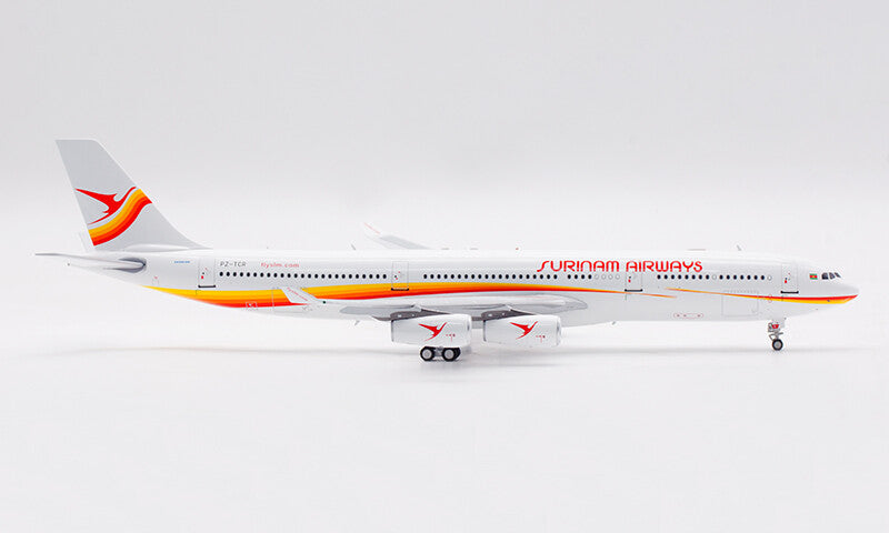1:200 32CM InFlight SURINAM AIRWAYS AIRBUS A340-300 Airplane Diecast Plane Model