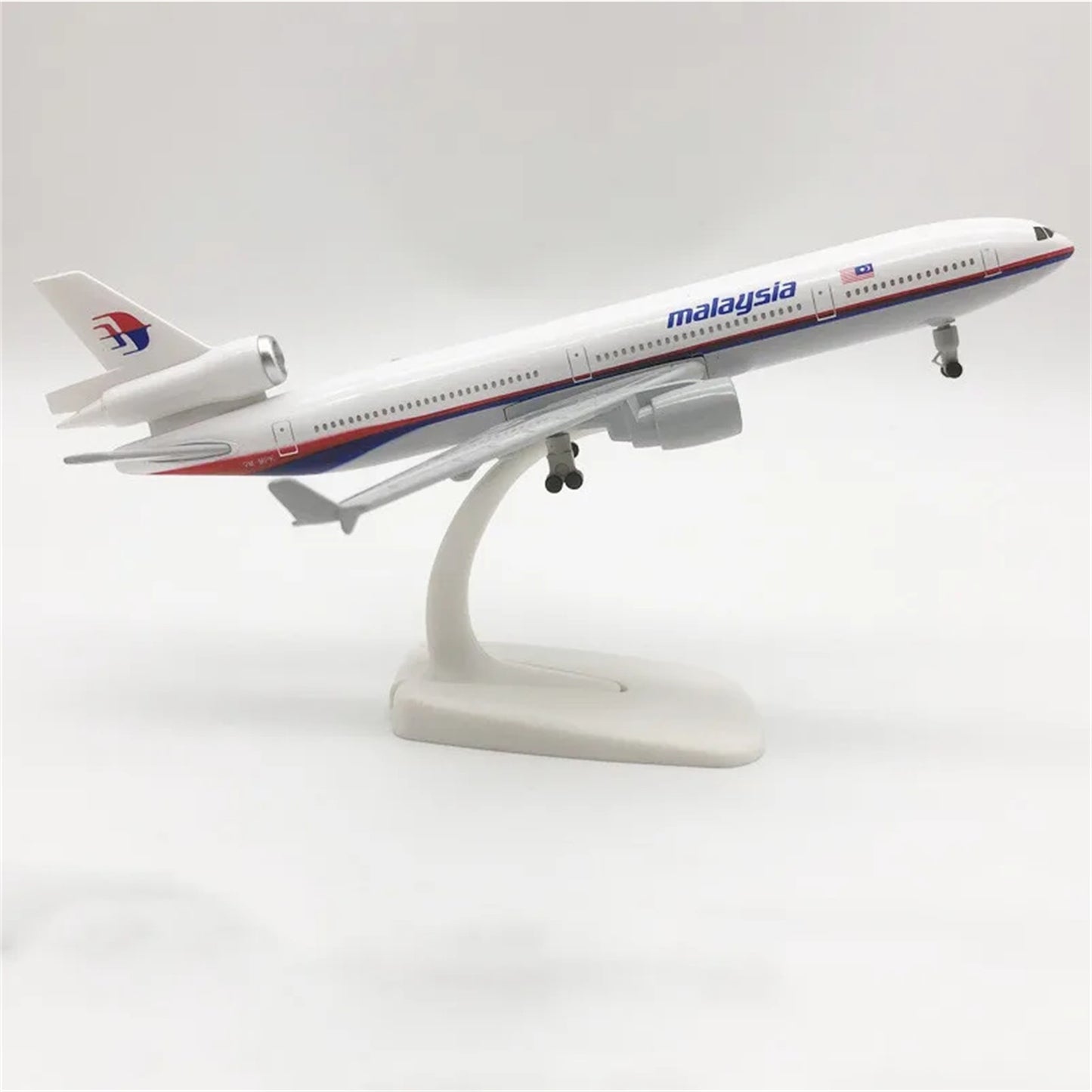 1:400 Malaysia MD11 MD-11 Airplane Alloy Model Souvenir Static Display Gift B