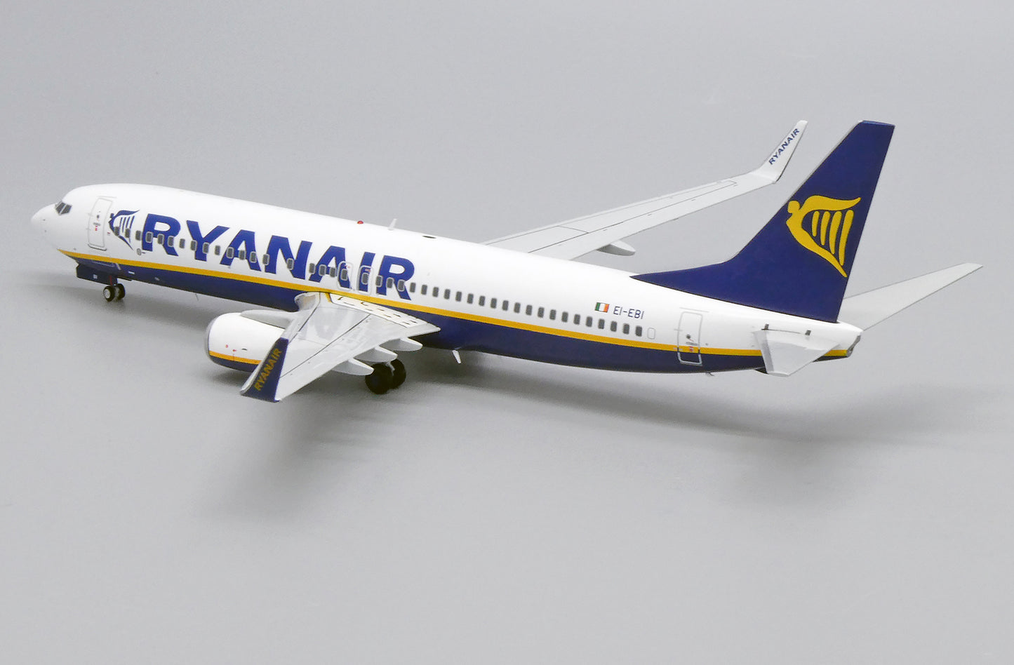 1:200 JC Wings Ryanair Boeing 737-800 Passenger Airplane Diecast Model