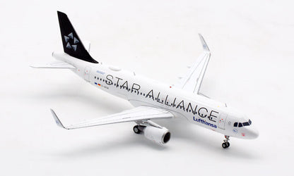 JC Wings Lufthansa Star Alliance Airbus A320 D-AIUA 1:200 plane Pre-builded