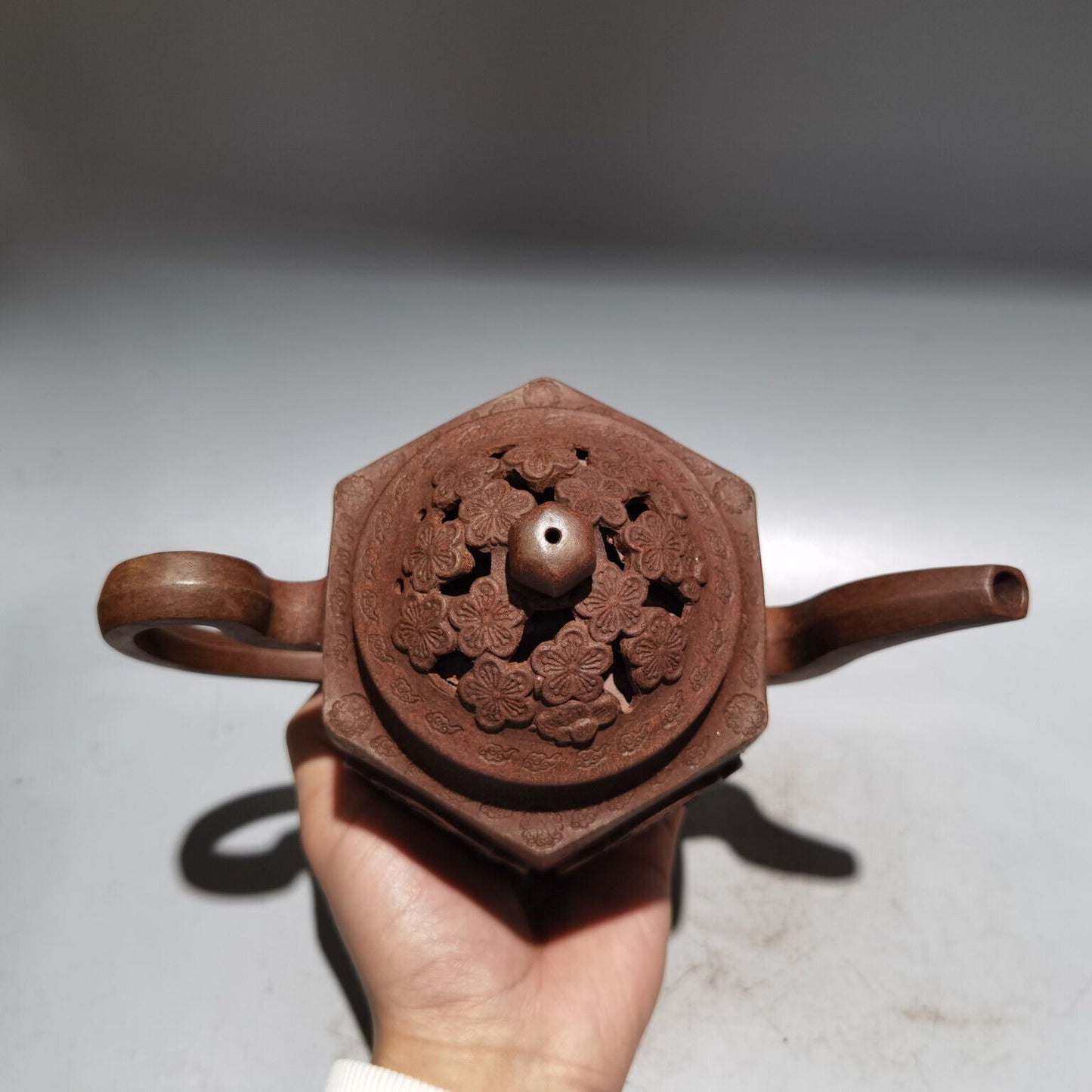 Chinese Yixing Zisha Clay Handmade Exquisite Teapot（八仙过海 低款：曼晞陶艺）