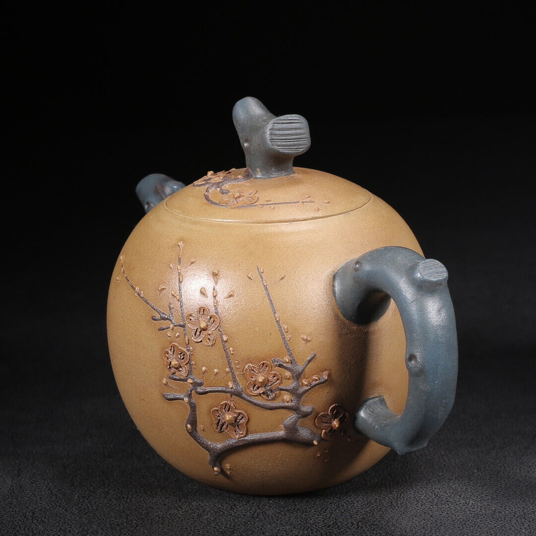 Chinese Yixing Zisha Clay Handmade Exquisite Teapot （梅香 底款：周桂珍）