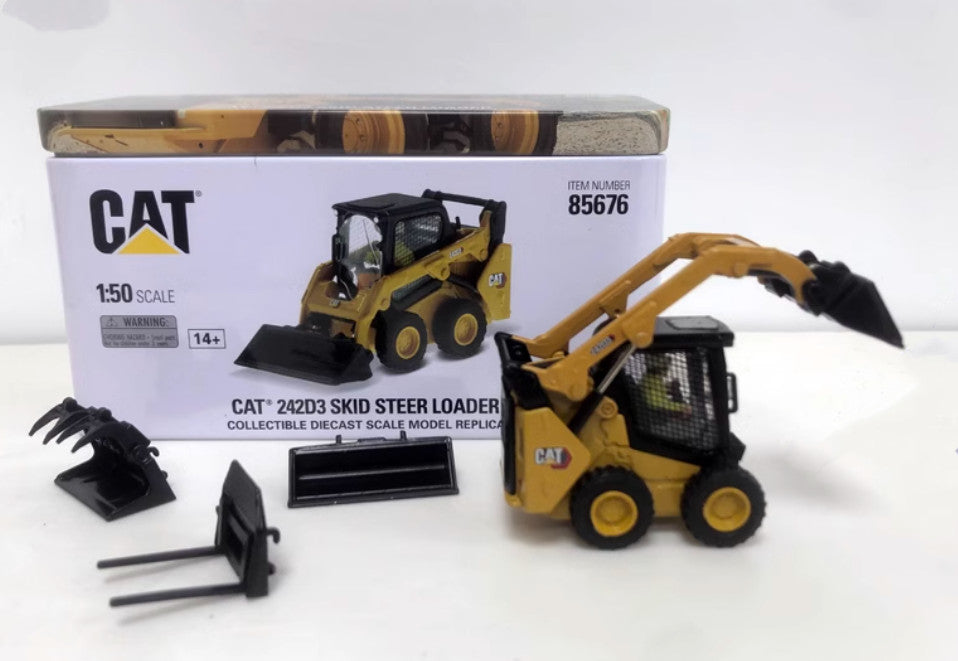 1:50 DM 242D3 Skid Steer Loader Construction Machine Equipment Diecast Model