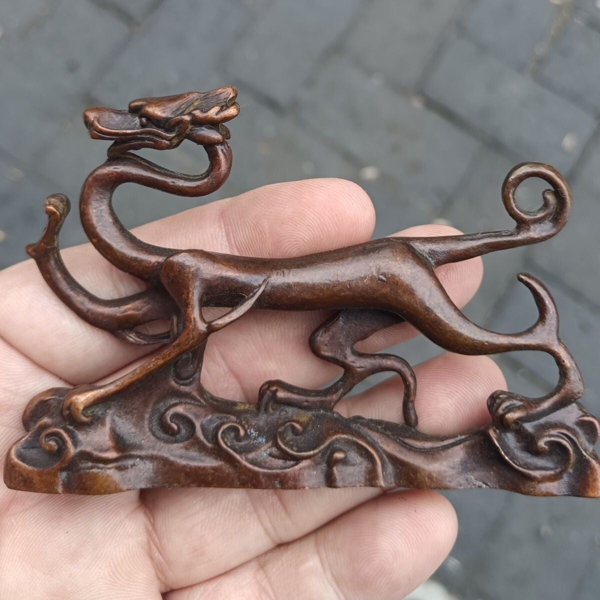 Art chinese fortune bronze dragon figure statue collectable tea pet table decor
