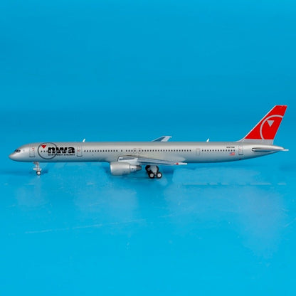 1:400 Geminijets Northwest Airlines B757-300 N587NW Airplane Diecast Model