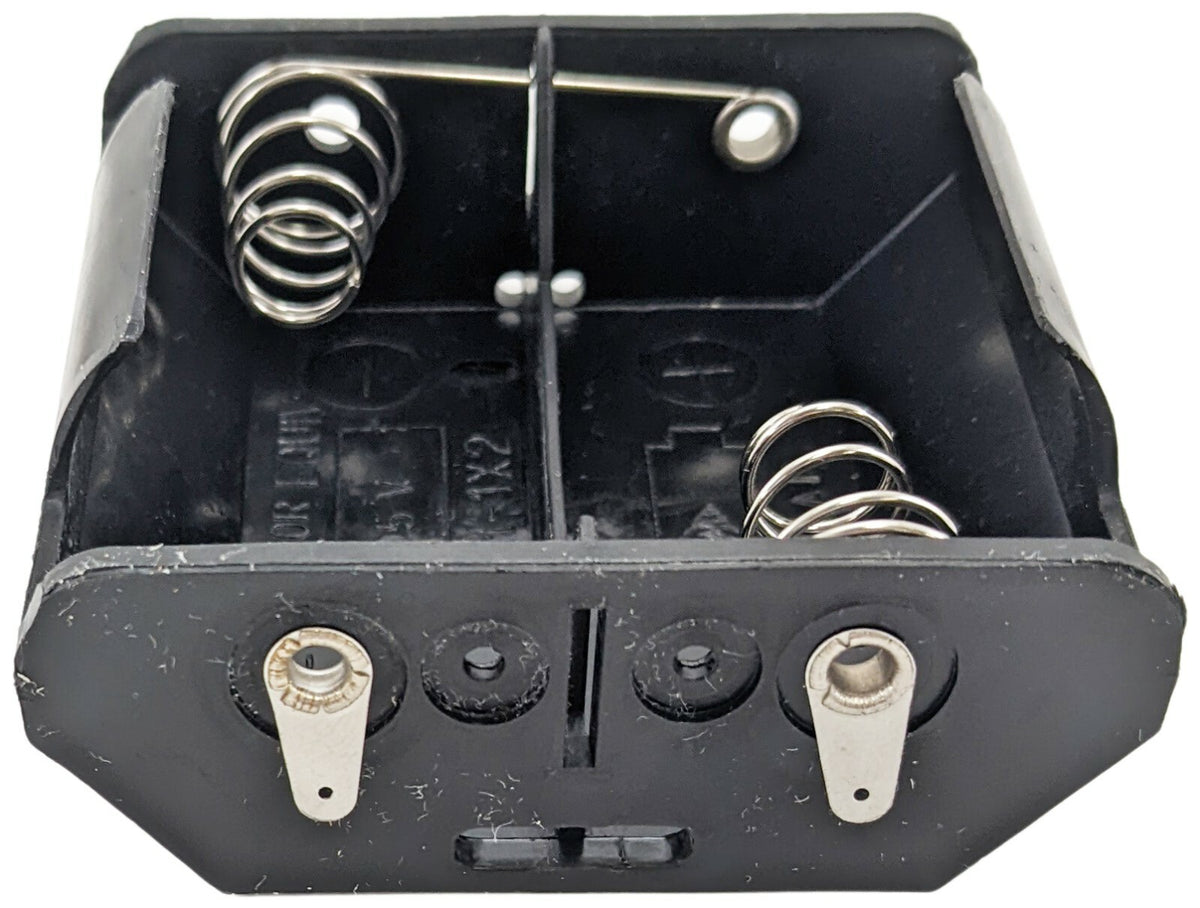 2 'D' Cell Battery Holder with Solder Lug Terminals, Plastic Case (2.8"x2.8"x1")