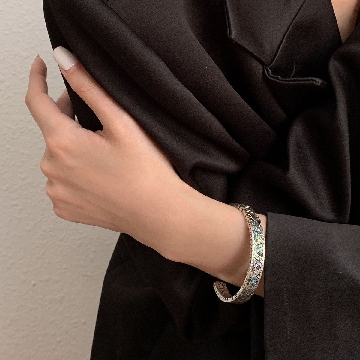 Shell Inlay Geometric Graffiti Totem Open Bangle Ins Niche Design Bracelet