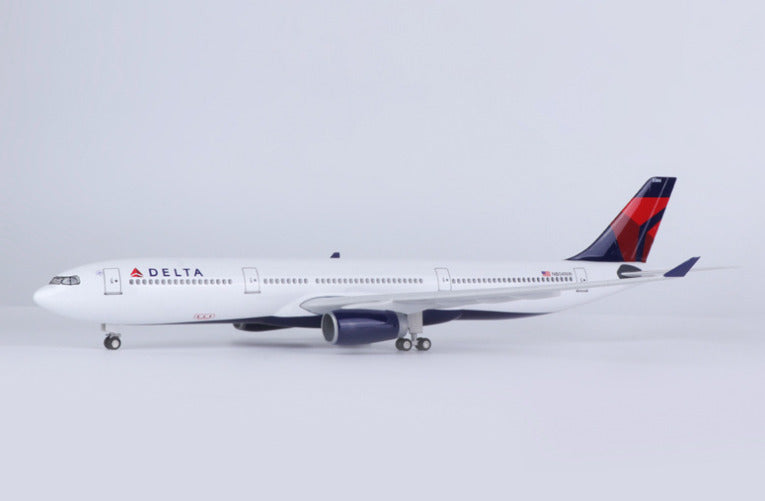 47CM 1:135 DELTA AIRBUS A330 Passenger Airplane Landing Gears Resin Plane Model