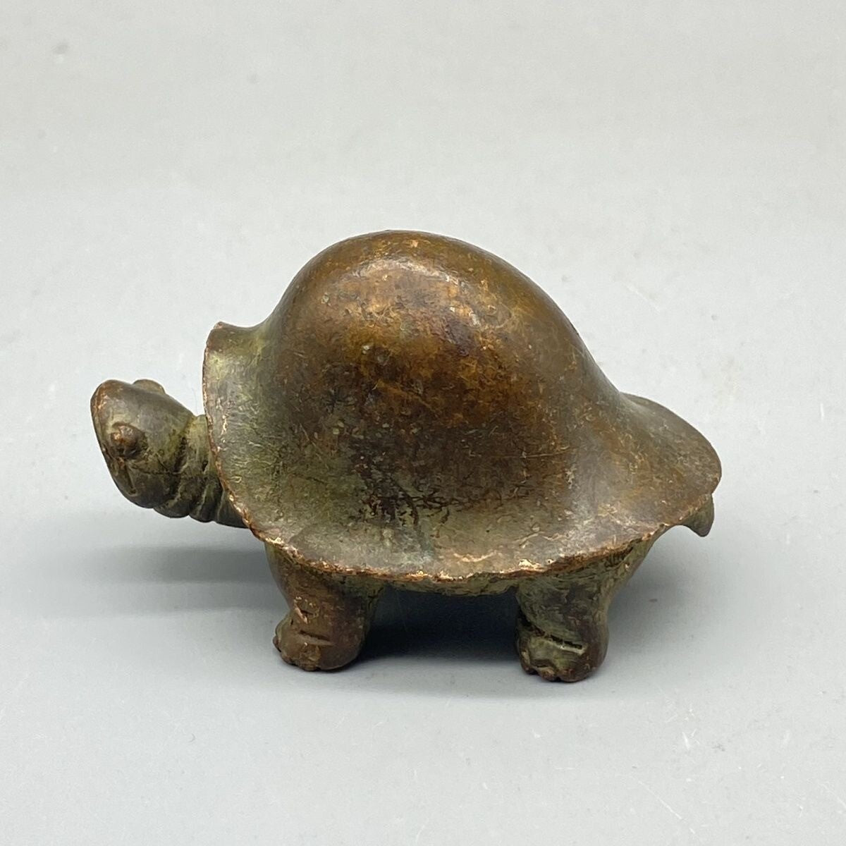 Mini Rare Chinese bronze tortoise Statue Figurine home decoration