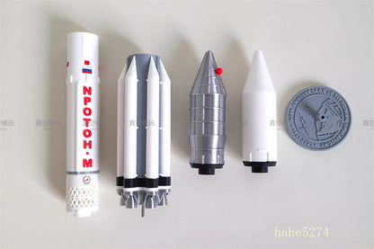 1/144 CCCP Russian Space Agency Proton-M Launch Vehicle Finished Static Model