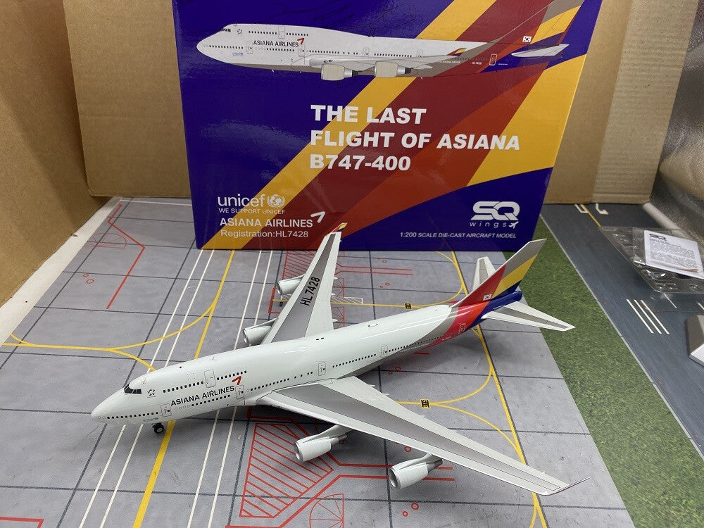 1:200 35CM SQ Wings ASIANA AIRLINES BOEING 747-400 Airplane Diecast Plane Model