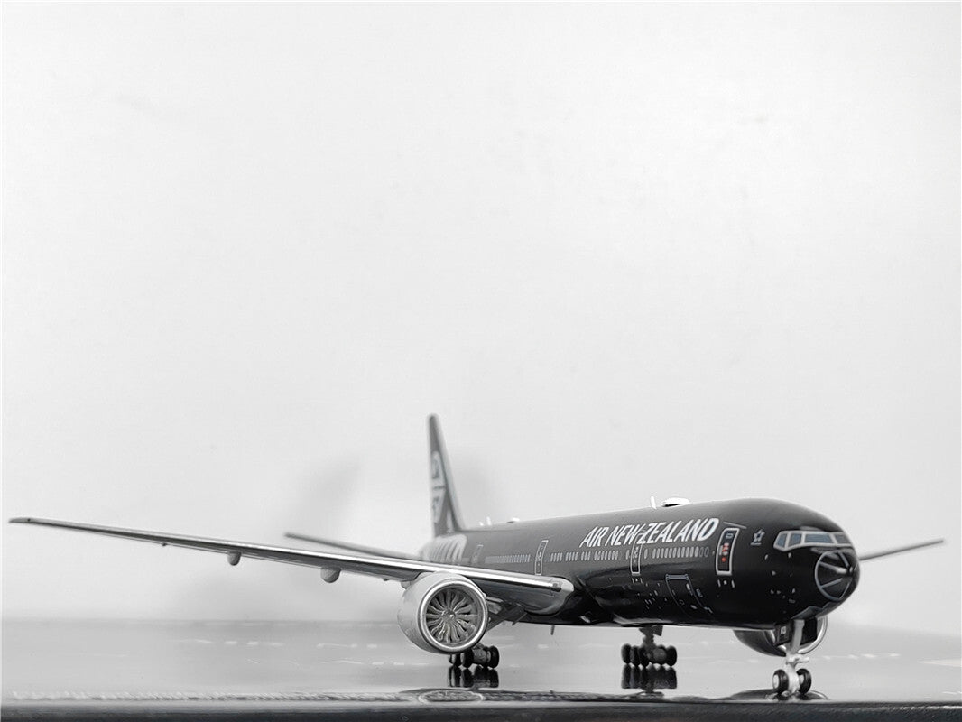 1:400 JC Wings AIR NEW ZEALAND BOEING B777-300ER Airplane Diecast Aircraft Model
