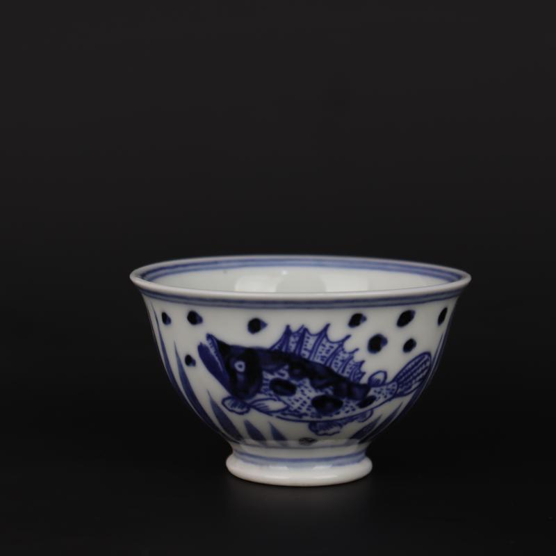 3.5" Collect Chinese Ming Blue-and-white Porcelain Animal Fish Fishalgae Cup
