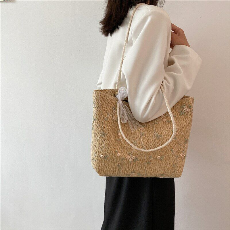 Women Shoulder Bag Large Capacity Female Handbag Simple Casual Straw Woven Style