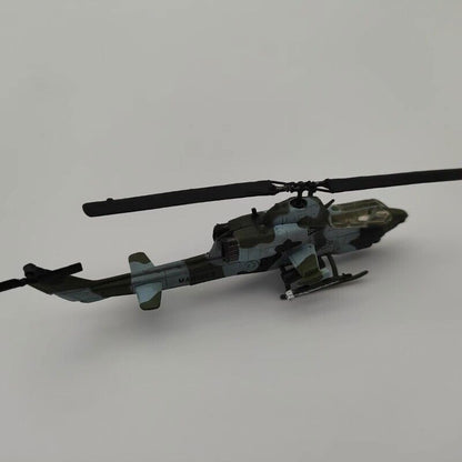 1/144 Tank Museum 6-round AH1 Cobra Attack Helicopter Winter Finished Model