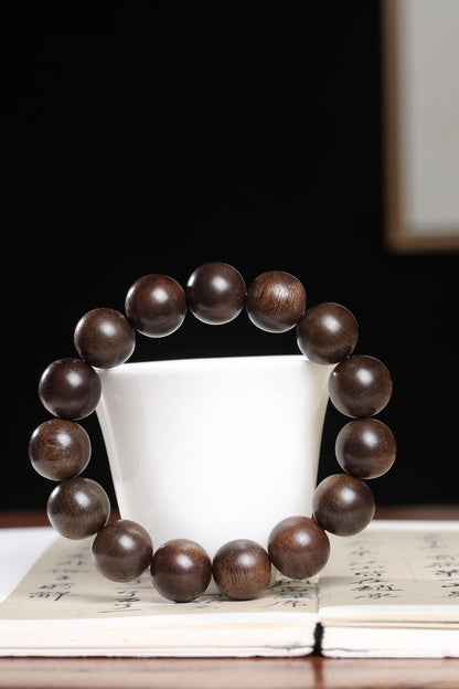 14mm Chinese Natural Eaglewood Handmade Exquisite Bracelets 31310
