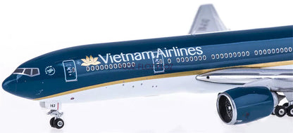 Phoenix Vietnam Airlines for Boeing B777-200ER VN-A143 1:400 Aircraft Model