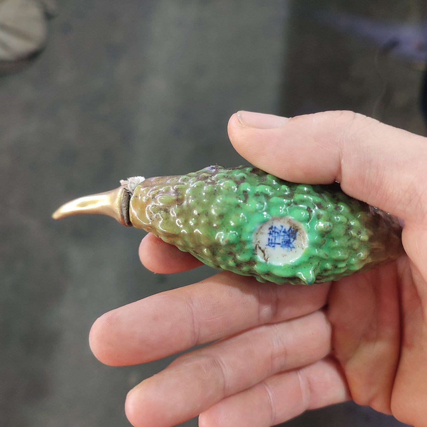 Chinese Porcelain Snuff Bottle Ceramics Balsam Pear Bitter Gourd Statue Painting