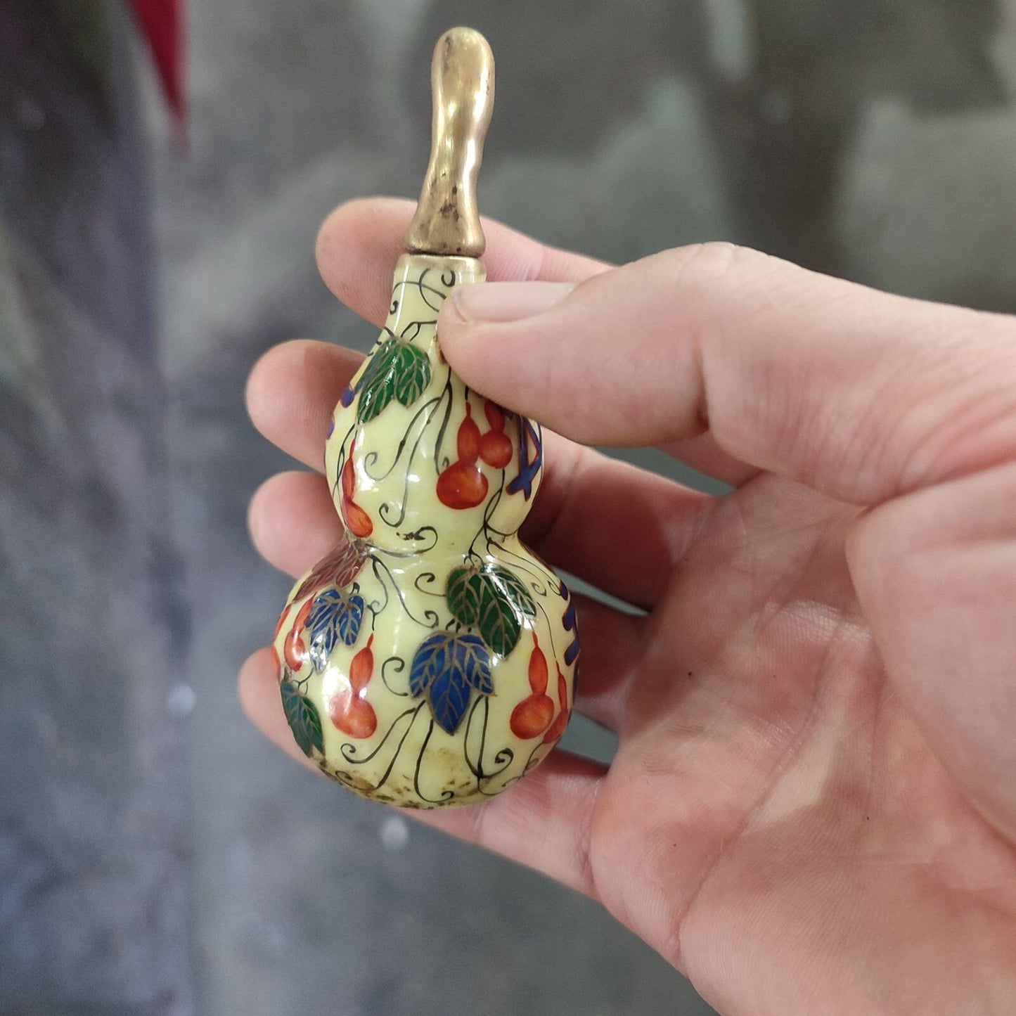 Chinese Porcelain Snuff Bottle Ceramics Yellow Gourd Statue Collect Painted Art