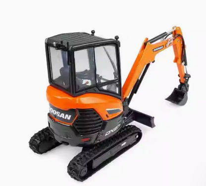 1:25 DOOSAN DX27Z Crawler Excavator Equipment Contruction Machine Diecast Model