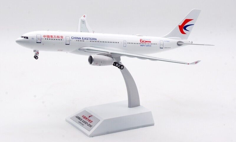 1:200 30CM Aviation CHINA EASTERN AIRBUS A330-200 Passenger Plane Diecast Model