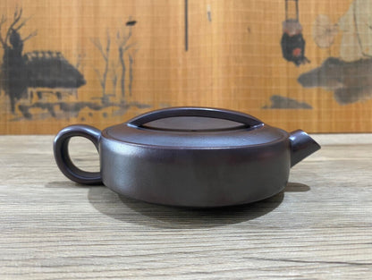 Chinese Yixing Zisha Clay Handmade Exquisite Teapot （一片瓦 底款： 如图）