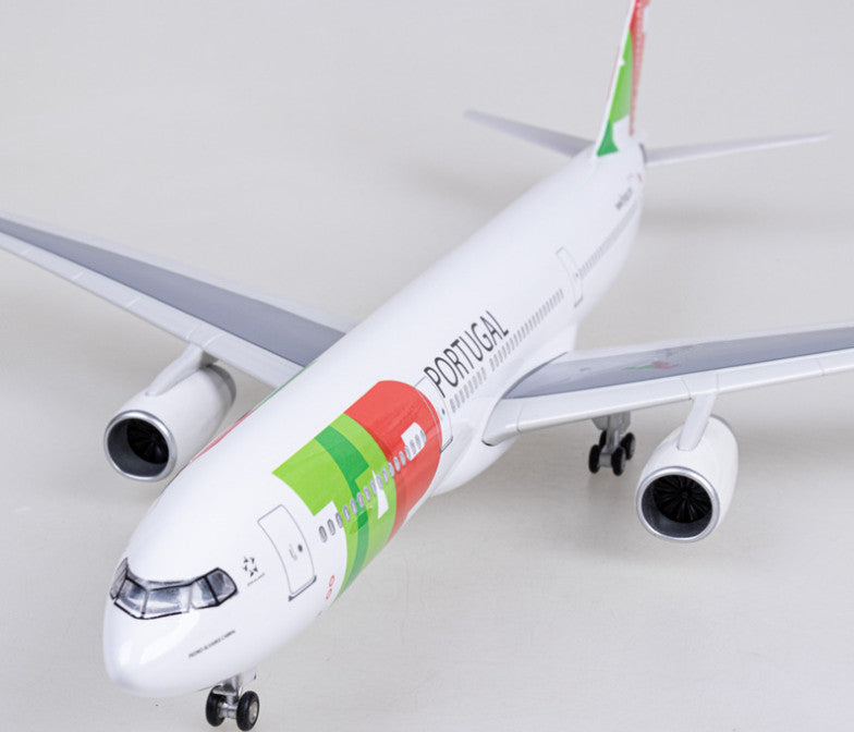 47CM 1:135 PORTUGAL AIRBUS A330 Passenger Airplane Landing Gears Resin Model